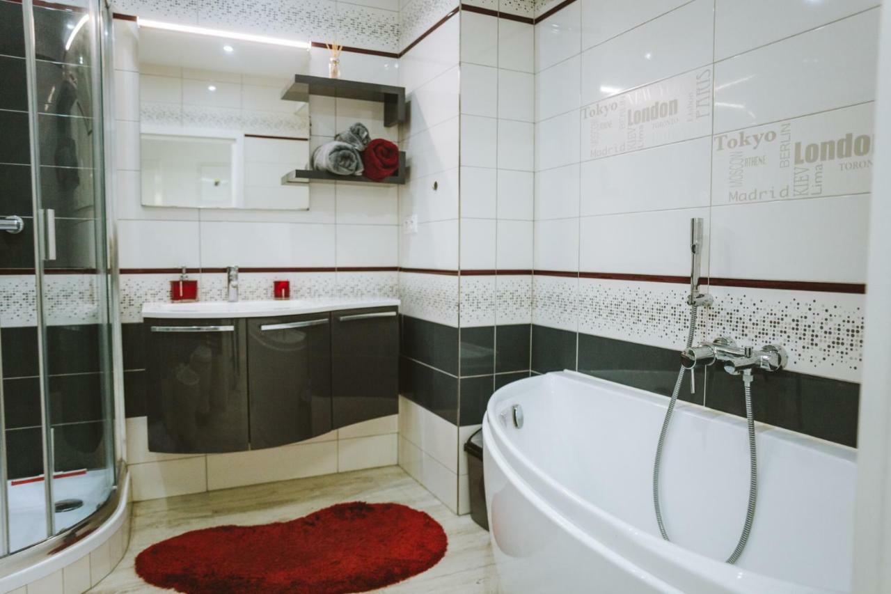 Design Apartment, The City Centre Close To The Health Spa Piest'any Dış mekan fotoğraf