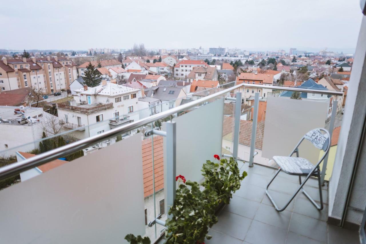 Design Apartment, The City Centre Close To The Health Spa Piest'any Dış mekan fotoğraf