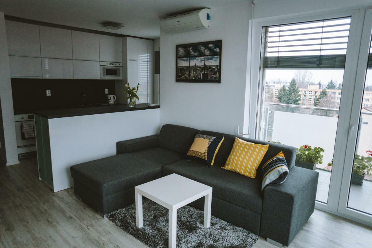 Design Apartment, The City Centre Close To The Health Spa Piest'any Dış mekan fotoğraf