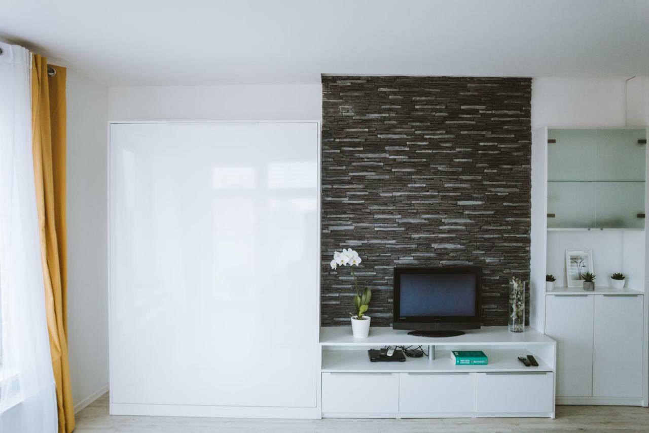 Design Apartment, The City Centre Close To The Health Spa Piest'any Dış mekan fotoğraf