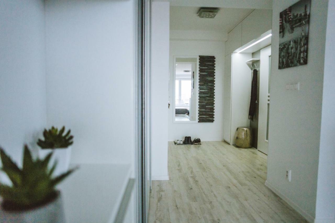 Design Apartment, The City Centre Close To The Health Spa Piest'any Dış mekan fotoğraf