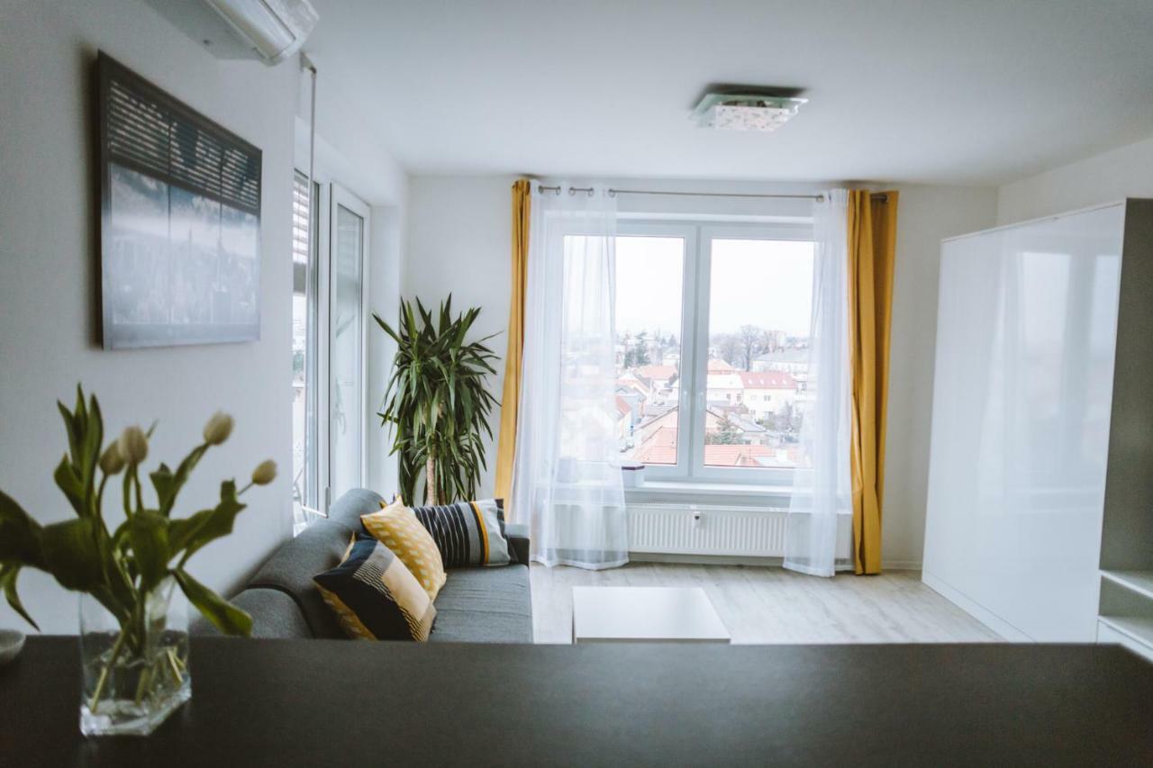 Design Apartment, The City Centre Close To The Health Spa Piest'any Dış mekan fotoğraf